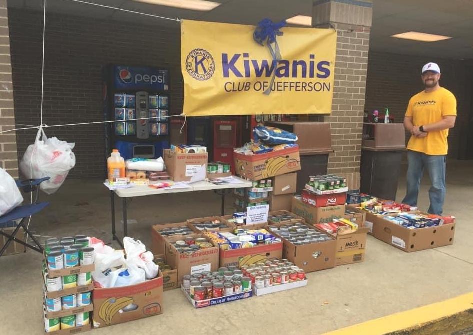 Kiwanis holds canned food drive